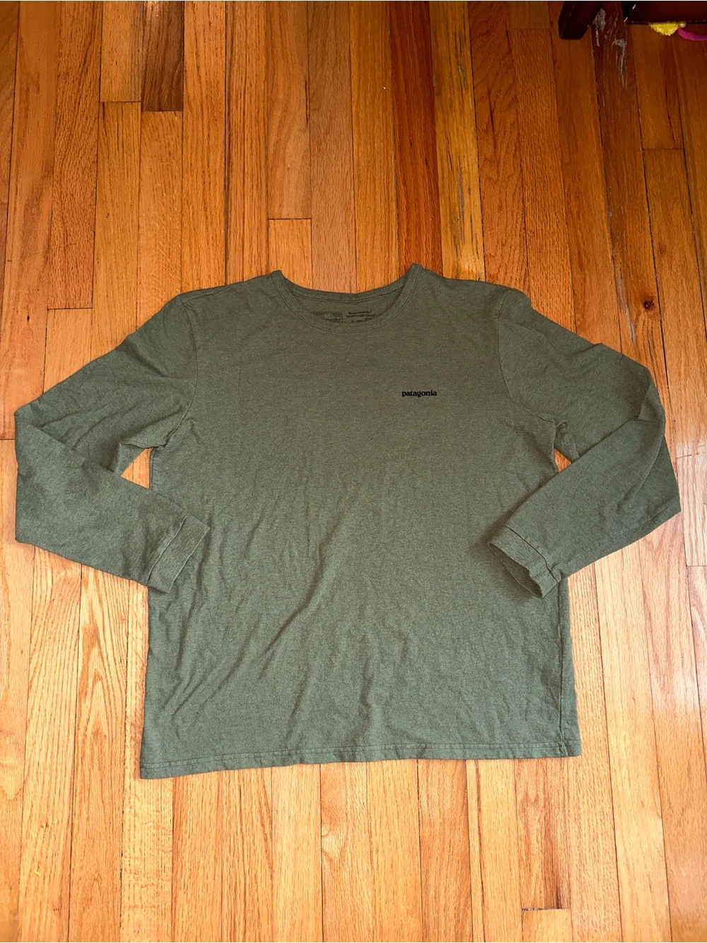 Patagonia P-6 Logo Responsibili-Tee Long Sleeve Shirt Olive Green Size Large